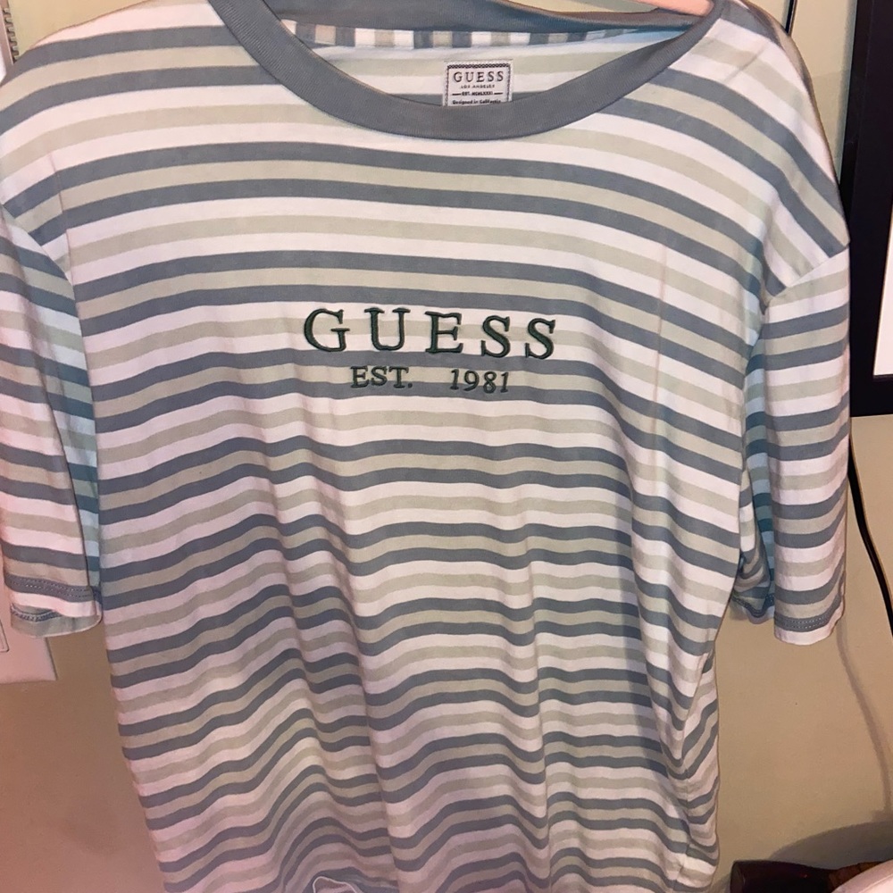 Guess T shirt